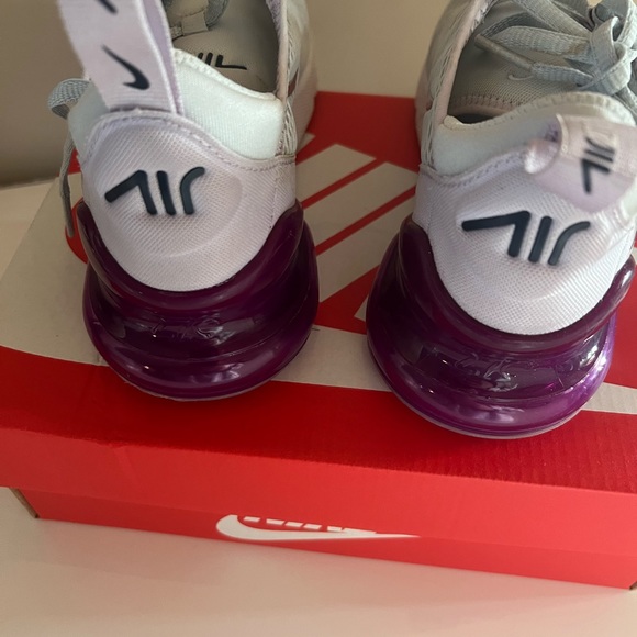 Girls lightly worn shoes. - Picture 1 of 8